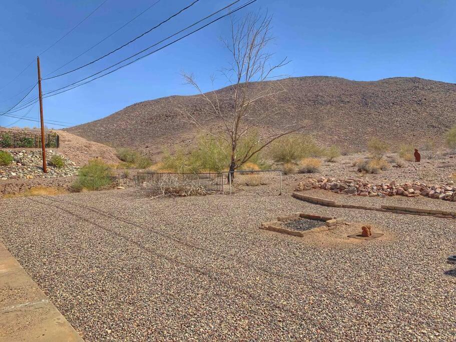 Desert Getaway - Centrally Located, Trail Access Steps Away! Lake Havasu City Exterior photo